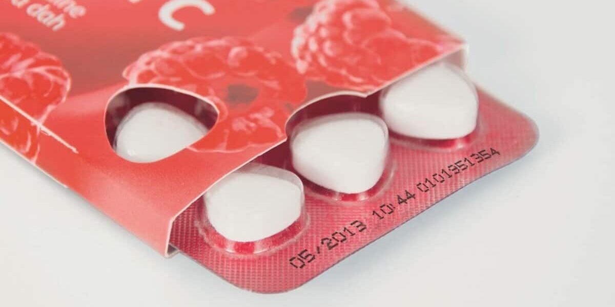 Pharmaverpackung Blister die mit Hitachi CIJ bedruckt wurde